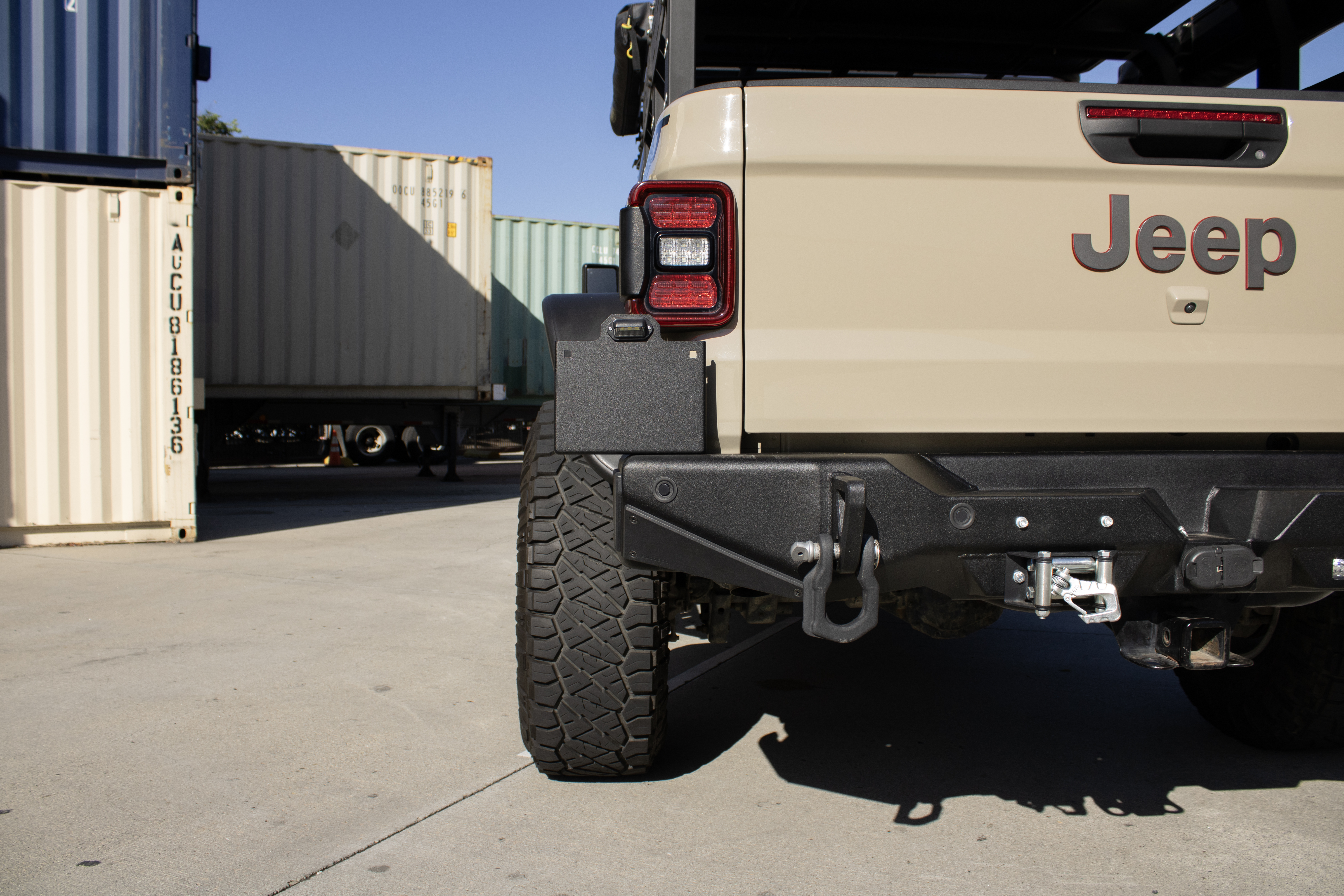 XRC Gen 3 Rear Winch Bumper – Textured Black (20+ JT) – 79868 view 4