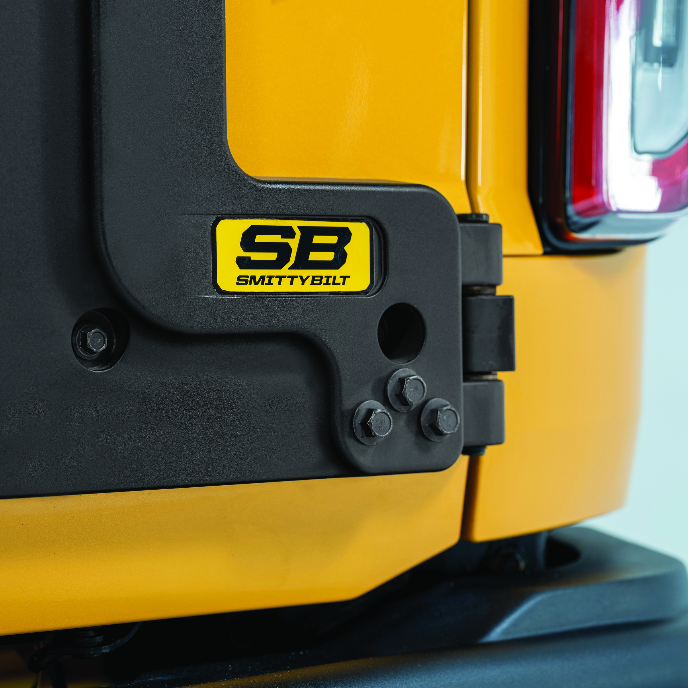 HD Pivot Tire Carrier (21+ Bronco) view 8