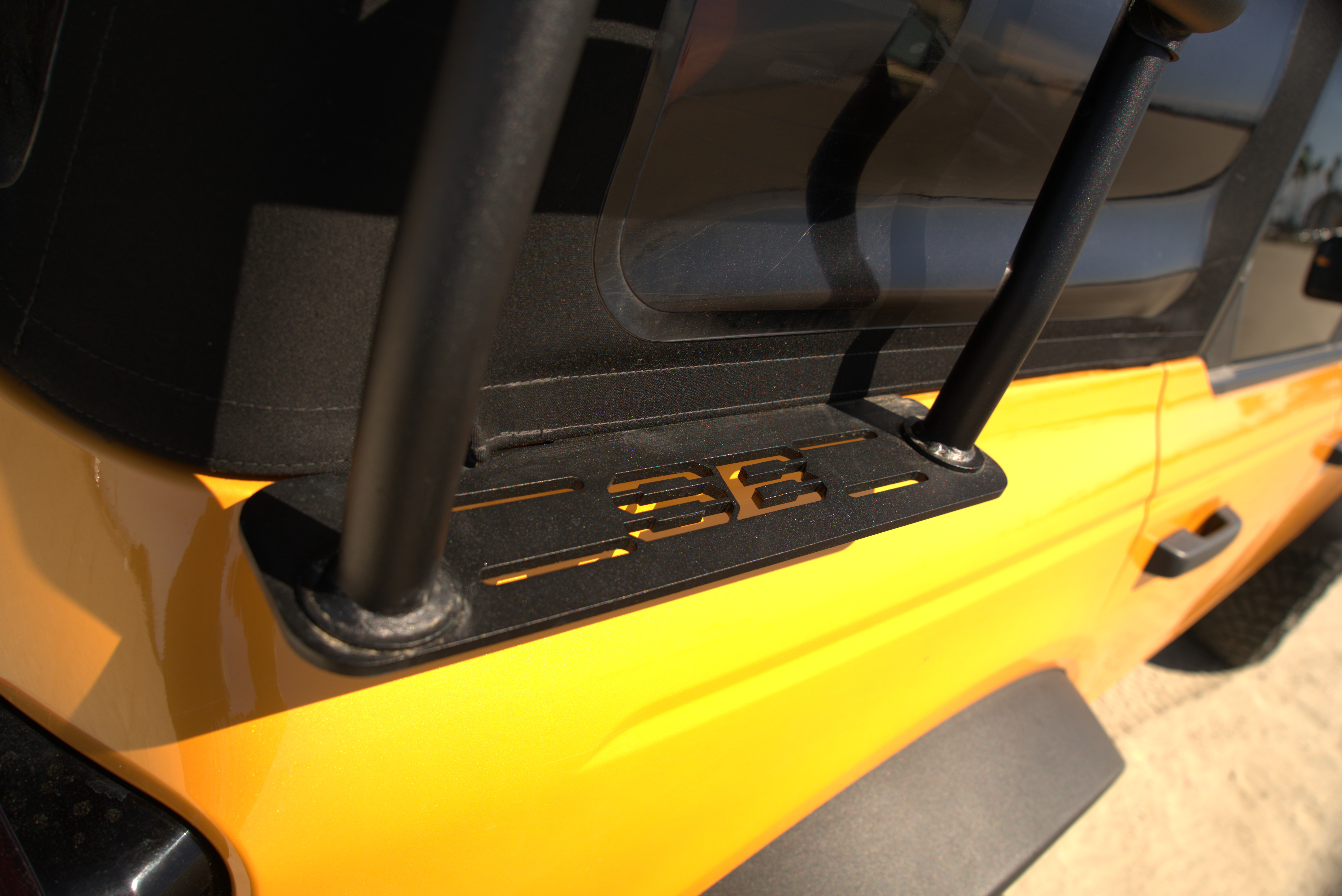 SRC Roof Rack – Textured Black (21+ Bronco 4DR) view 15