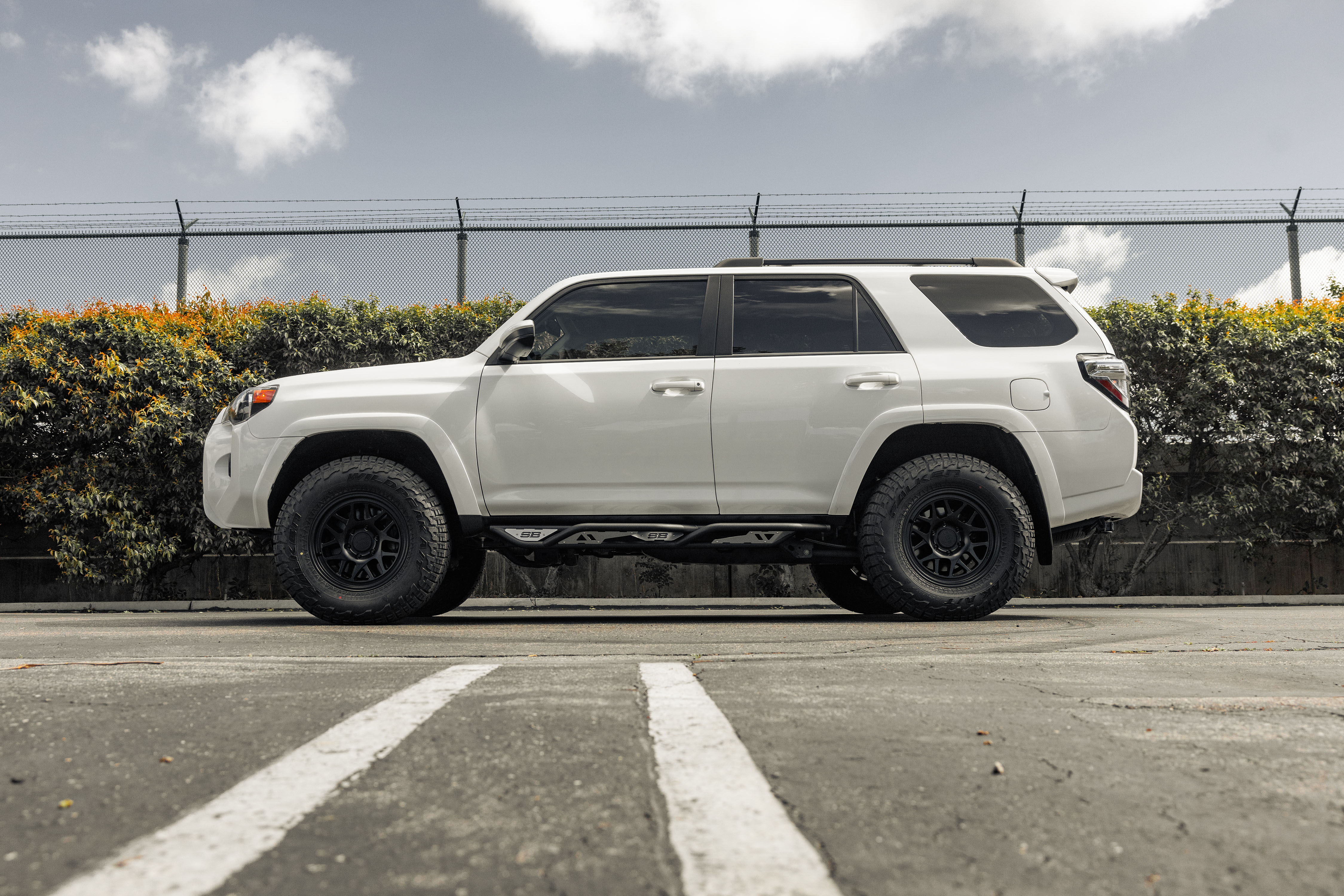 Apollo Sliders w/ Step (10-24 Toyota 4Runner) view 9