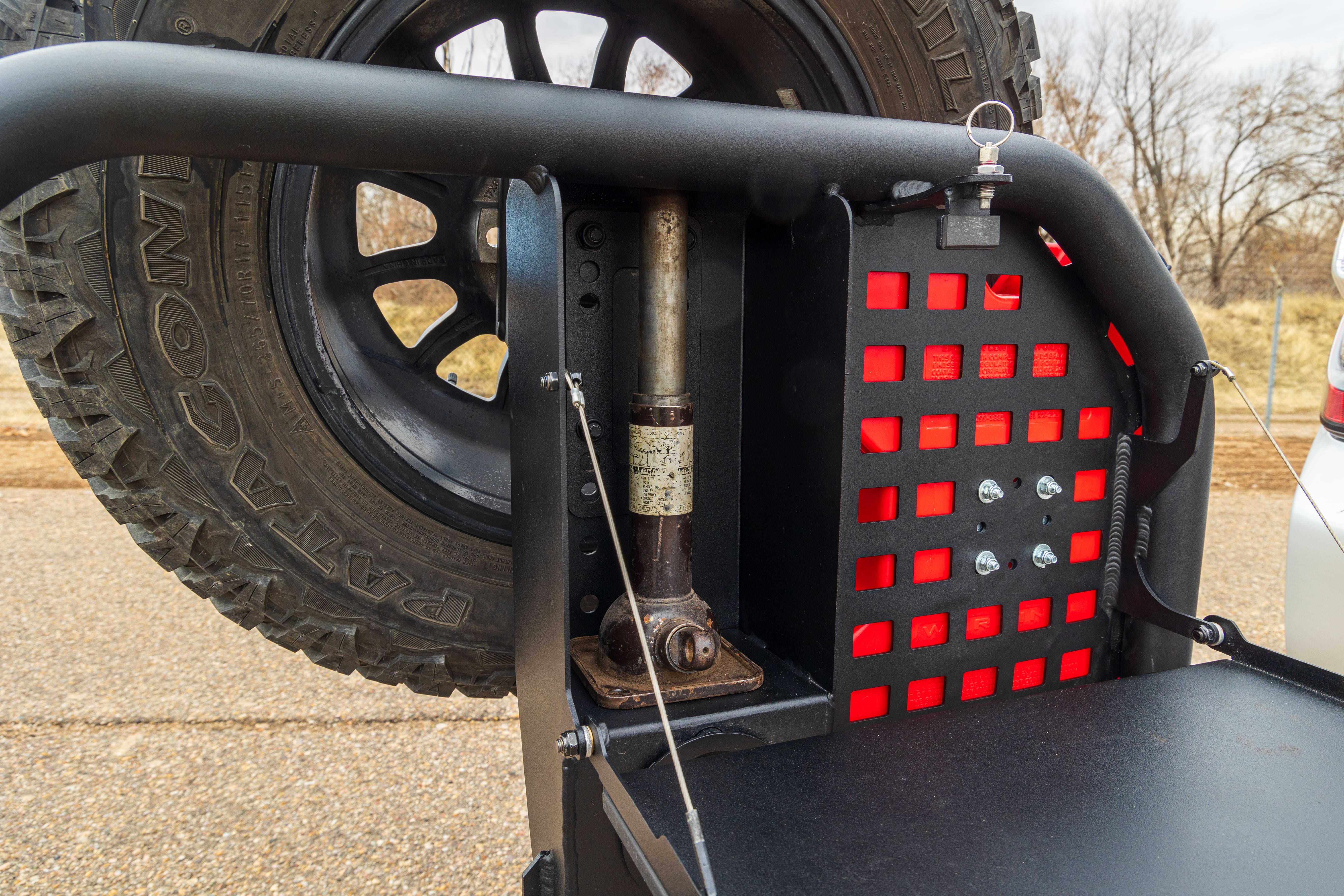 Defender Hitch Mounted Swing-Out Tire Carrier view 3